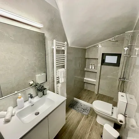Theatre Alpha Apartment *
